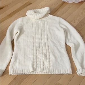 White knit turtle neck
